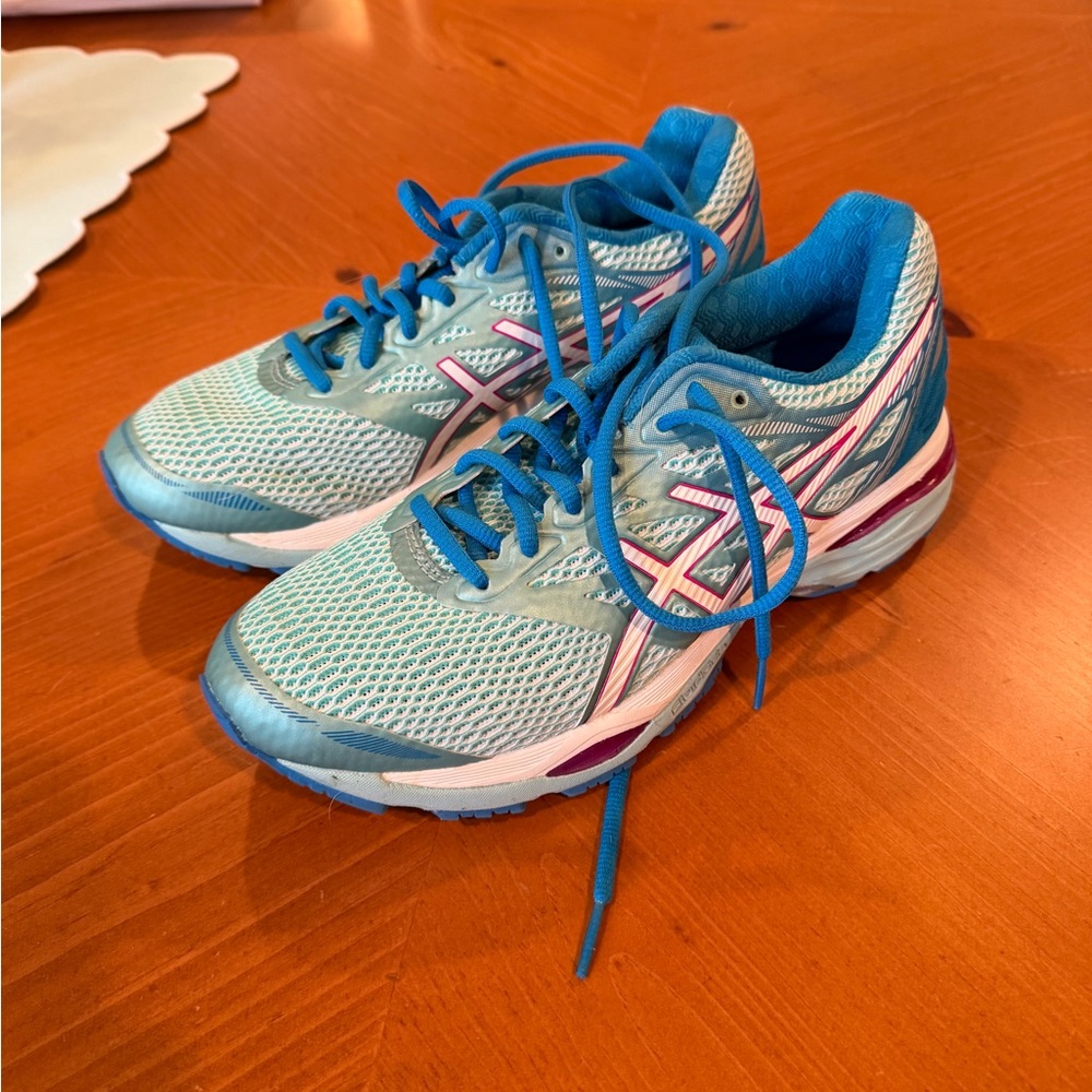 ASICS Women's GEL-Cumulus 18 running shoes Size 8.5 Aqua/White/Pink